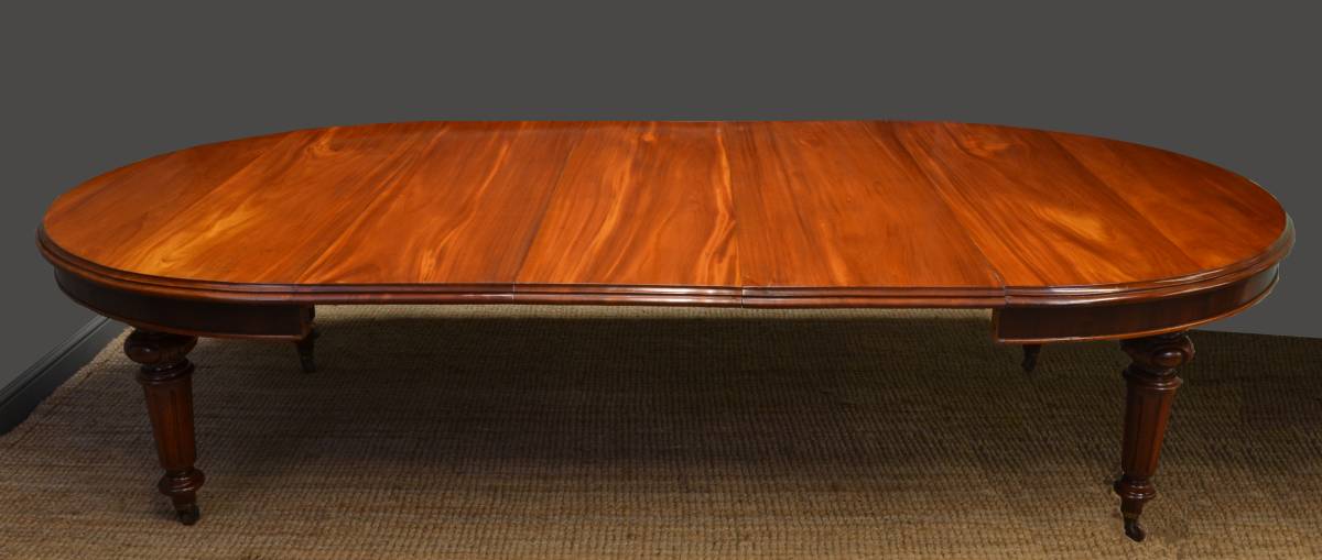 Large Quality Mahogany Antique Victorian Extending Dining Table