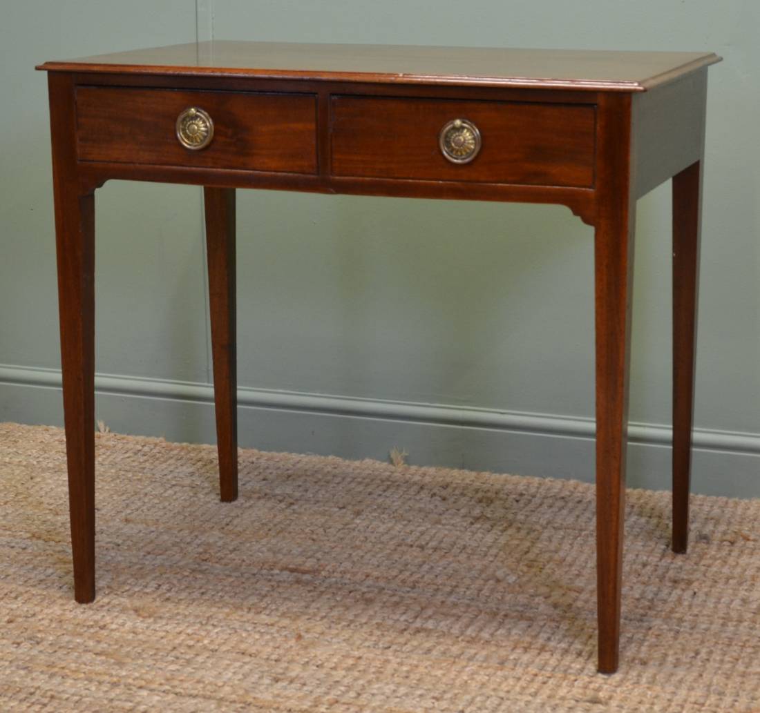 Georgian Mahogany Antique Table.