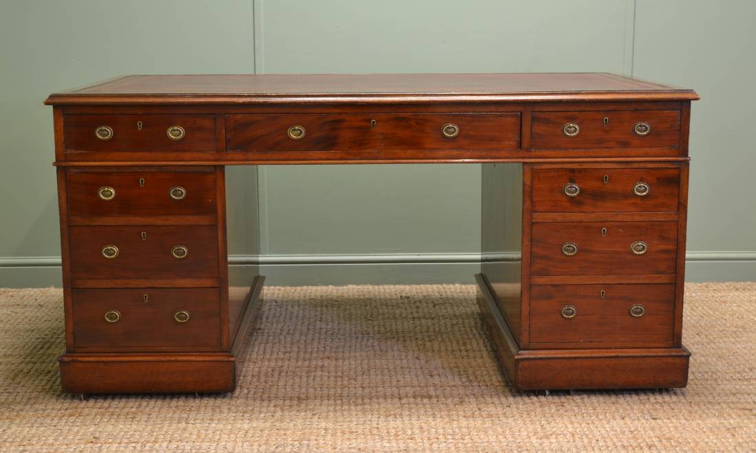 Large Quality Victorian Mahogany Antique Desk