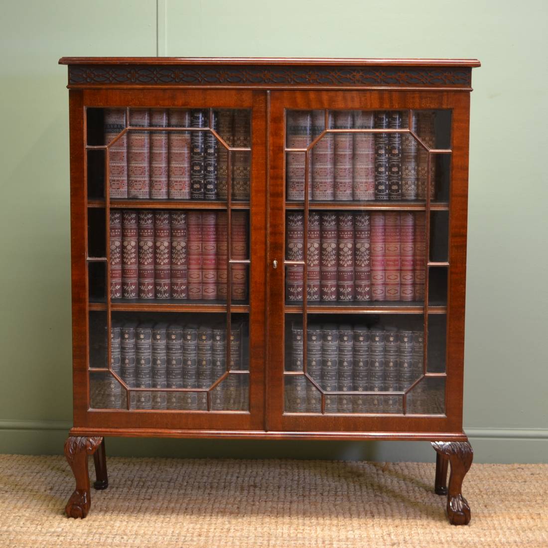 Wylie And Lochhead Antique Mahogany Bookcase / Display Cabinet
