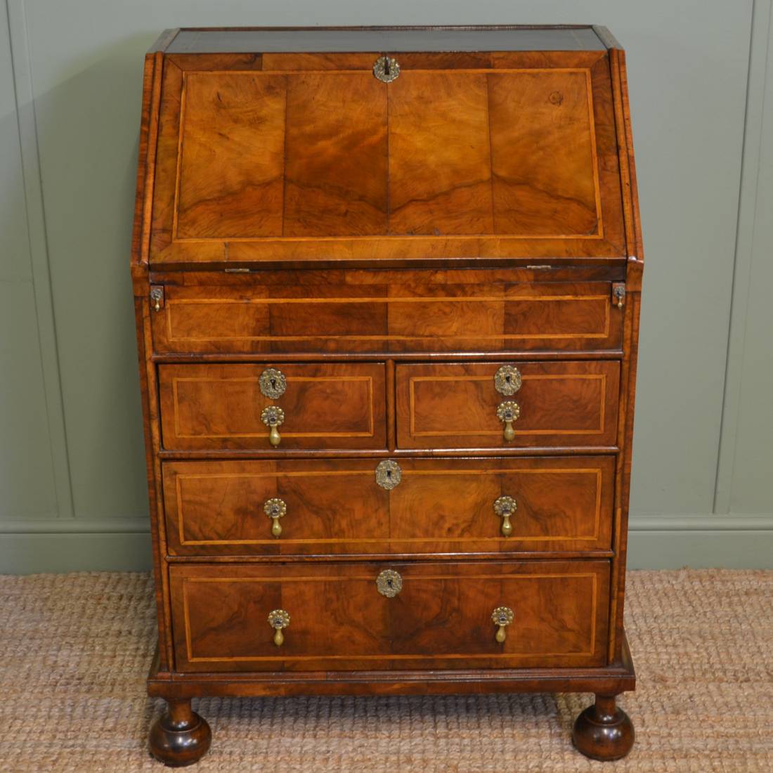 Fine Queen Anne Figured Walnut & Feather Banded Bureau of Superb Small Proportions