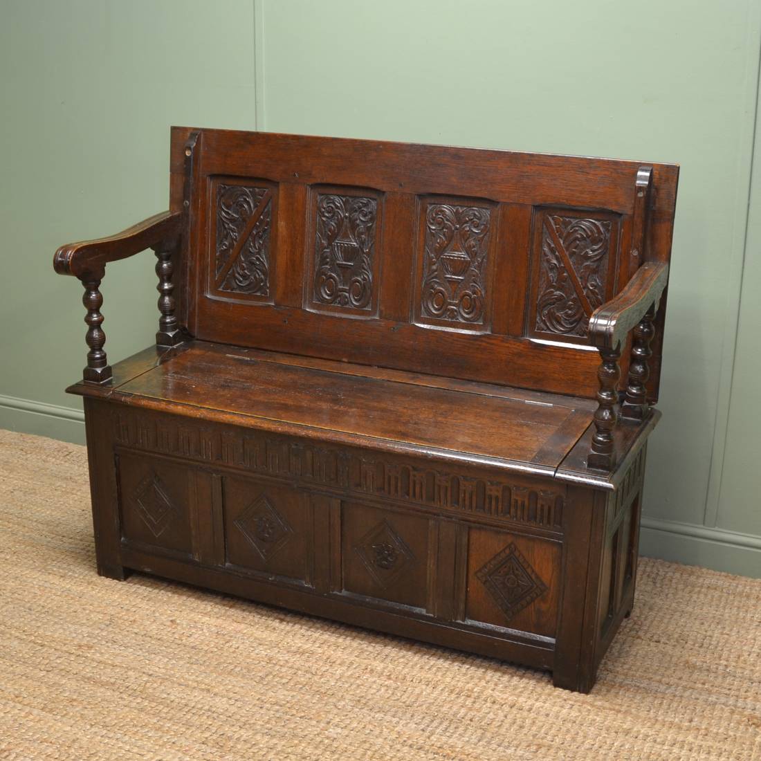 Period Oak Antique Bench / Settle - Antiques World