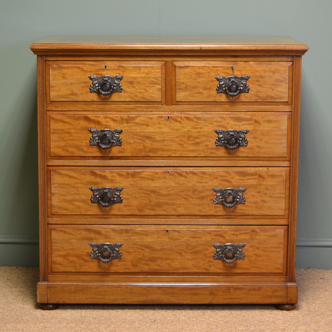 Splendid Quality Victorian Shoolbred Antique Walnut Chest Of Drawers