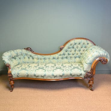 High Quality Large Victorian Walnut Antique Settee / Sofa