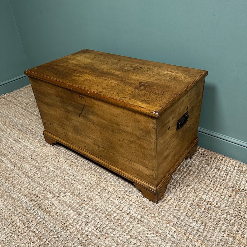 Antique Victorian Pine Bedding Box / Blanket Box - Antiques World