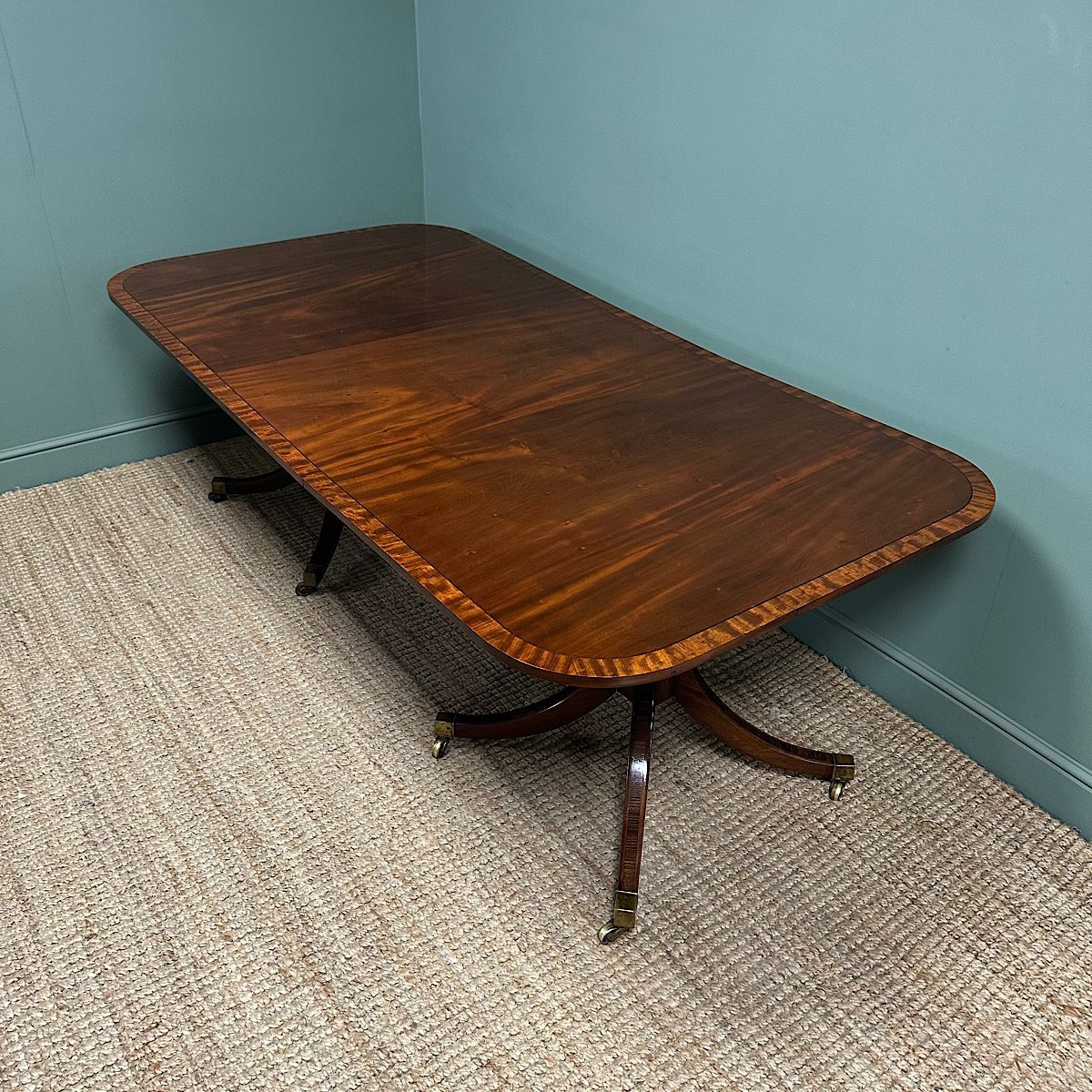 Mahogany deals pedestal table