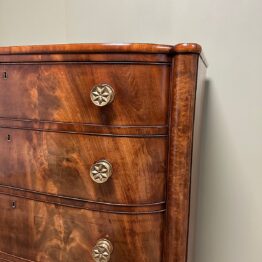 Outstanding Regency Mahogany Antique Bow Fronted Chest of Drawers